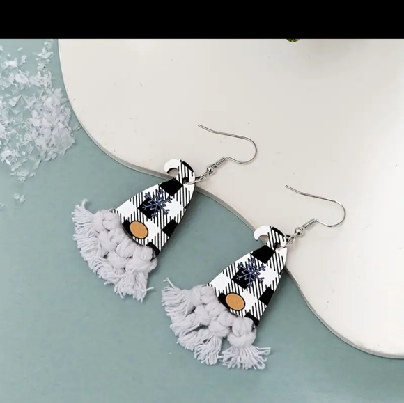 ** BRAND NEW PLAID GNOME EARRINGS - Picture 2 of 3